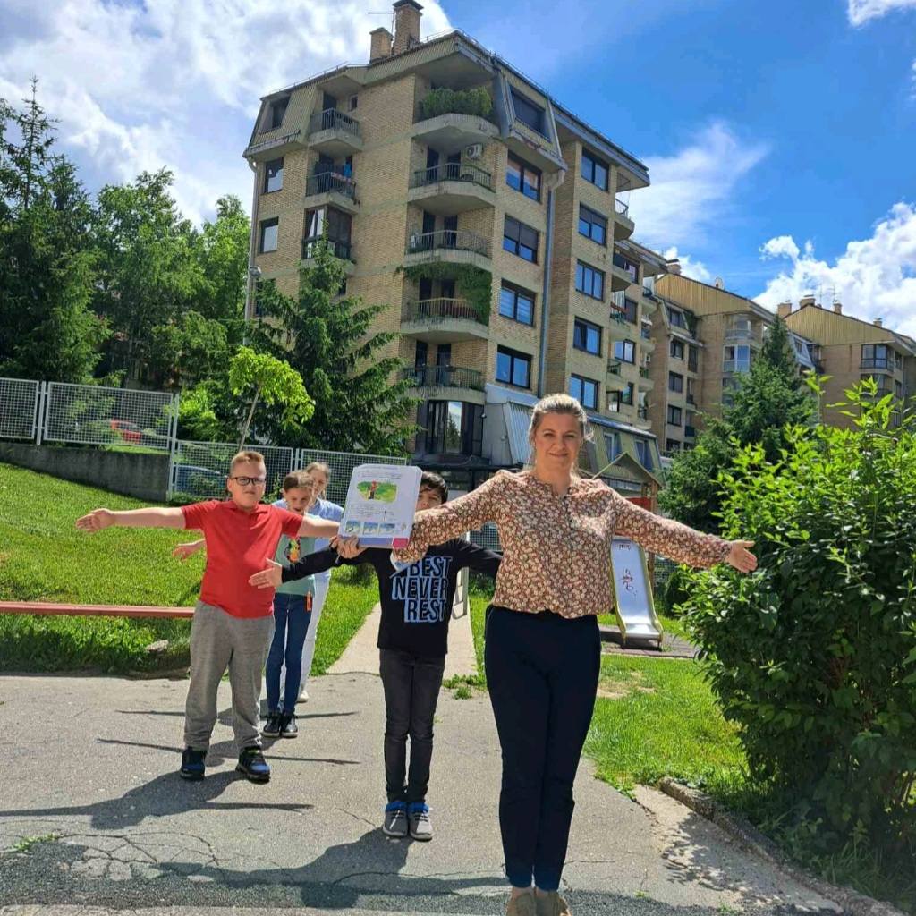 499012742_1250377063755922_66428642047885064_n